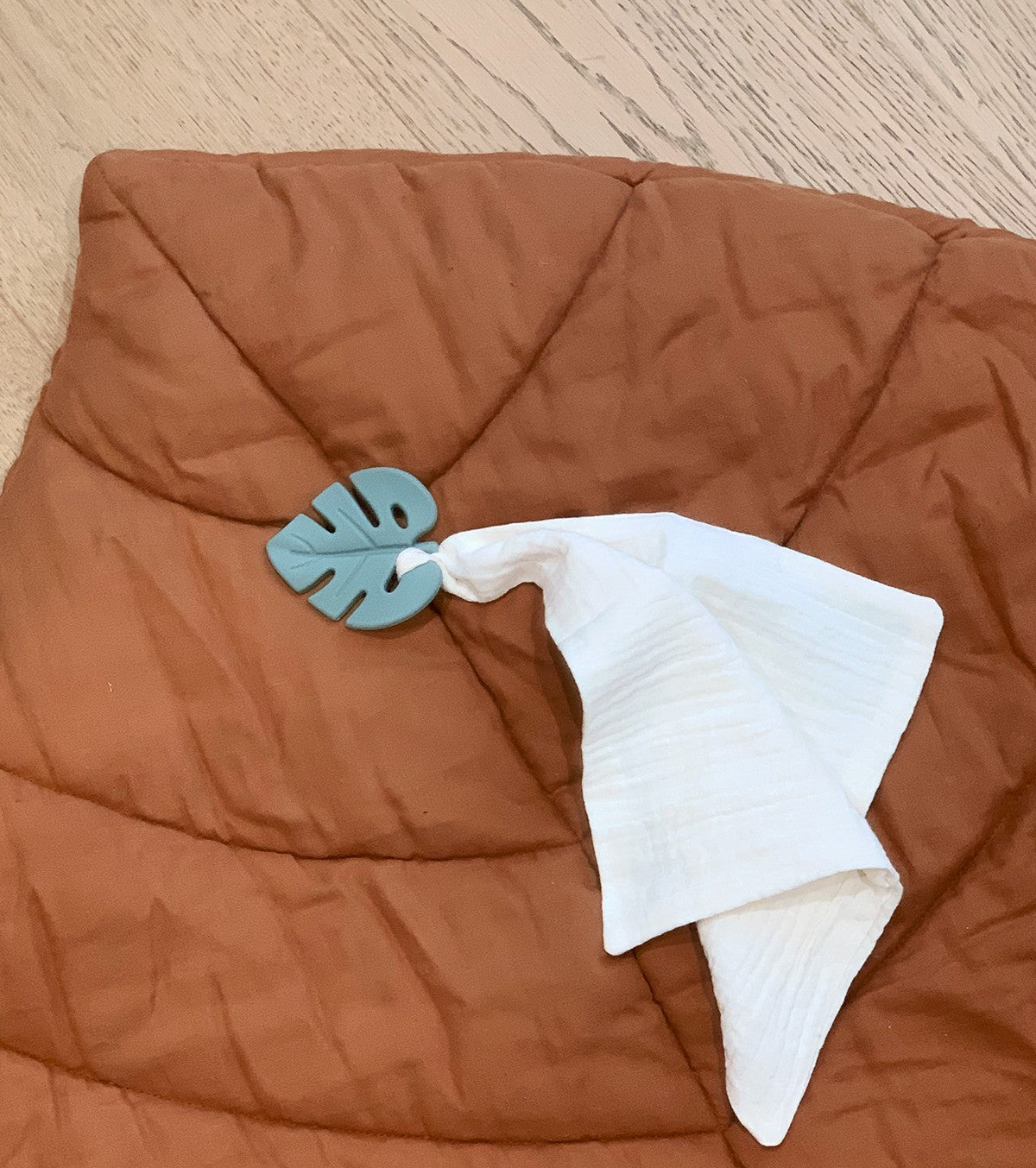 Green Leaf Teething Ring with Comfort Cloth