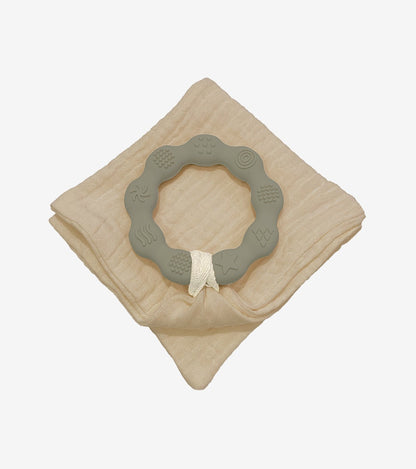 Teething Ring with Muslin – Green